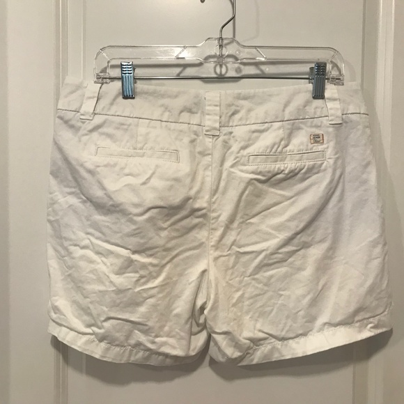 Tommy Hilfiger White Chino shorts size 10 - Picture 2 of 3
